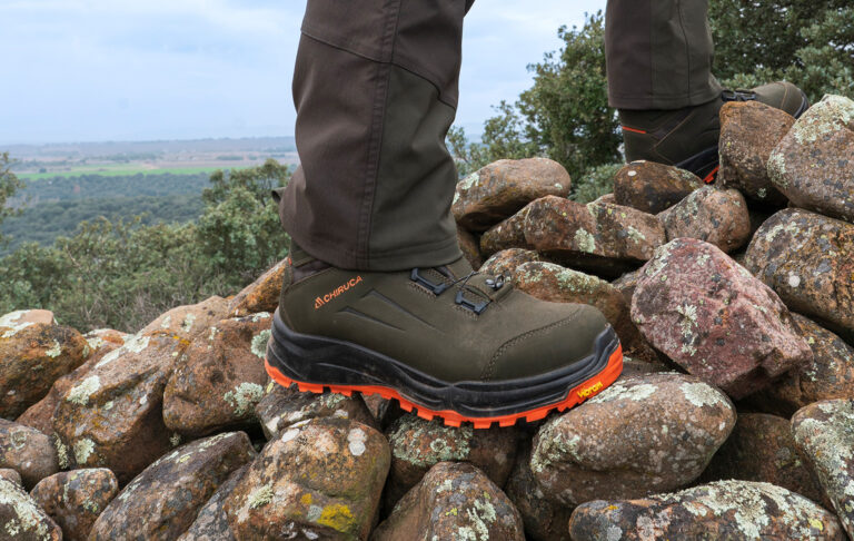 Bottes pour la boue, les rochers et la forêt dense