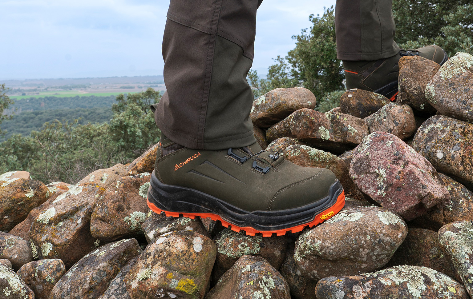 Bottes pour la boue, les rochers et la forêt dense